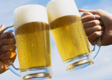 Laigueglia a Tutta Birra, un viaggio tra sapori, musica e il fascino autentico della Riviera Ligure